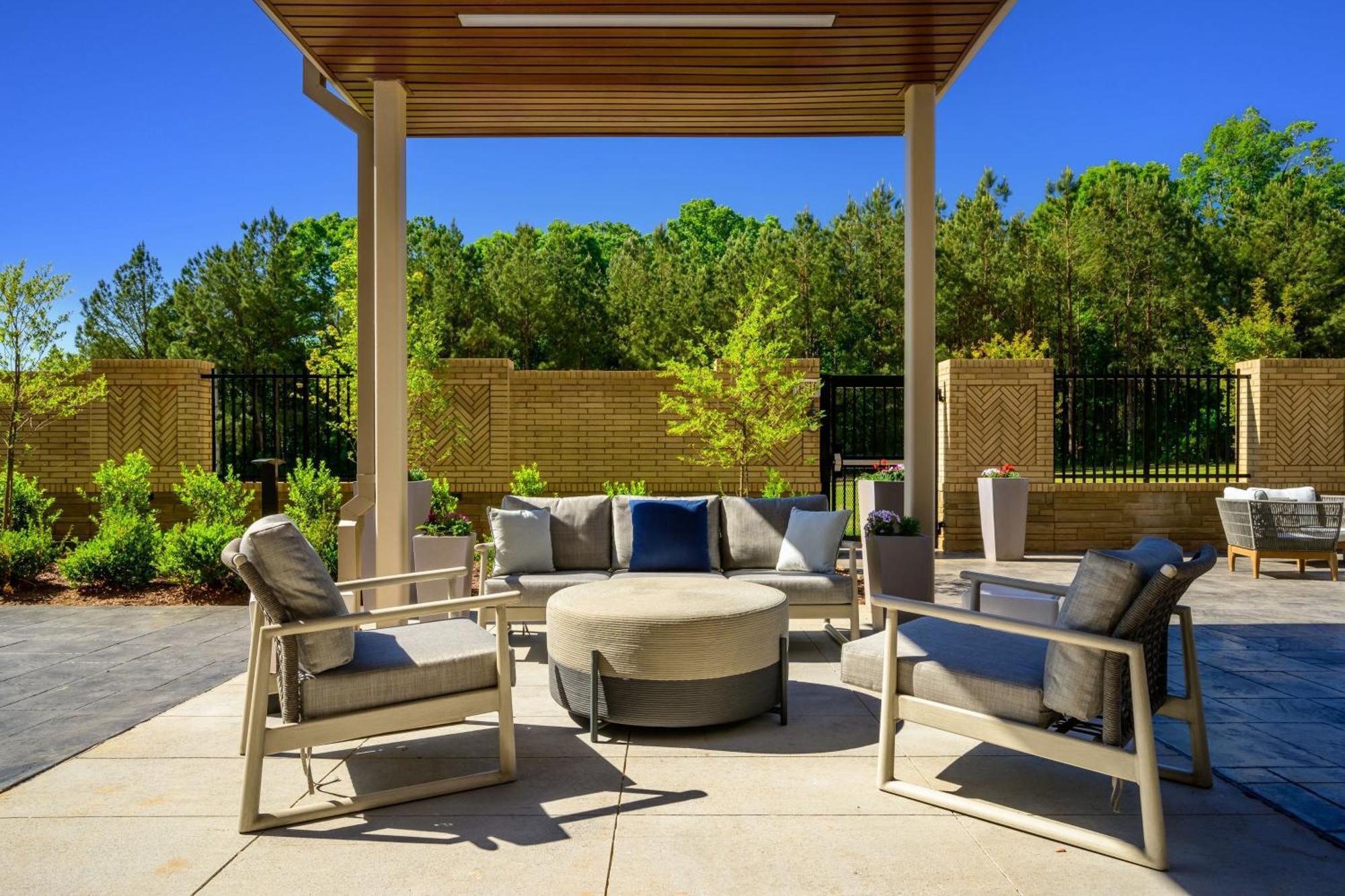 Hotel Courtyard By Marriott Raleigh Cary Crossroads Exterior foto