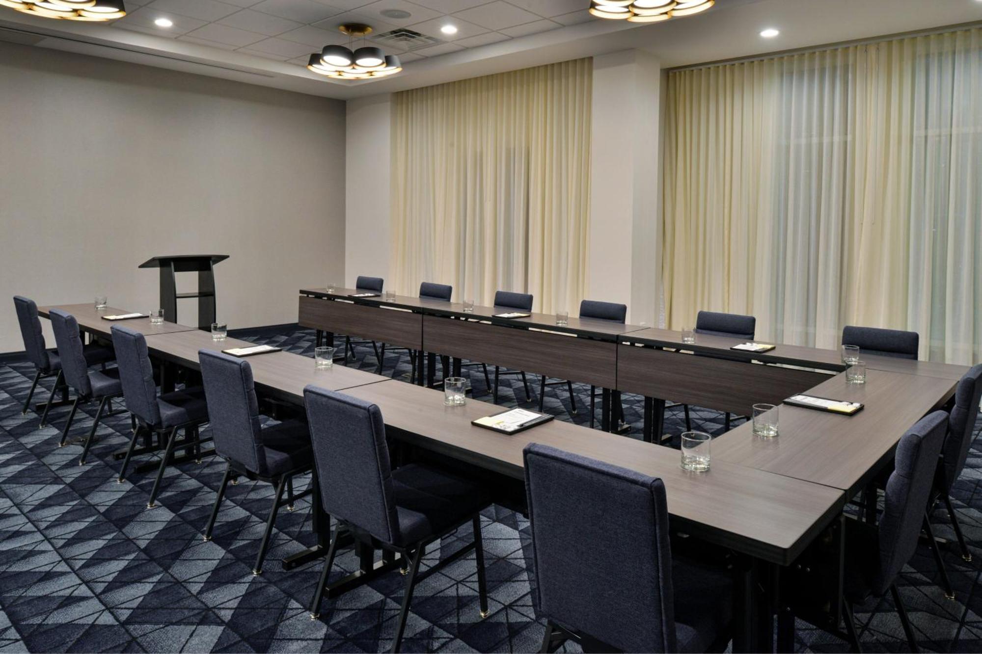 Hotel Courtyard By Marriott Raleigh Cary Crossroads Exterior foto